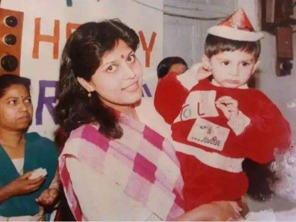 This Bollywood Actor has a cute smile to date! Guess this actor!