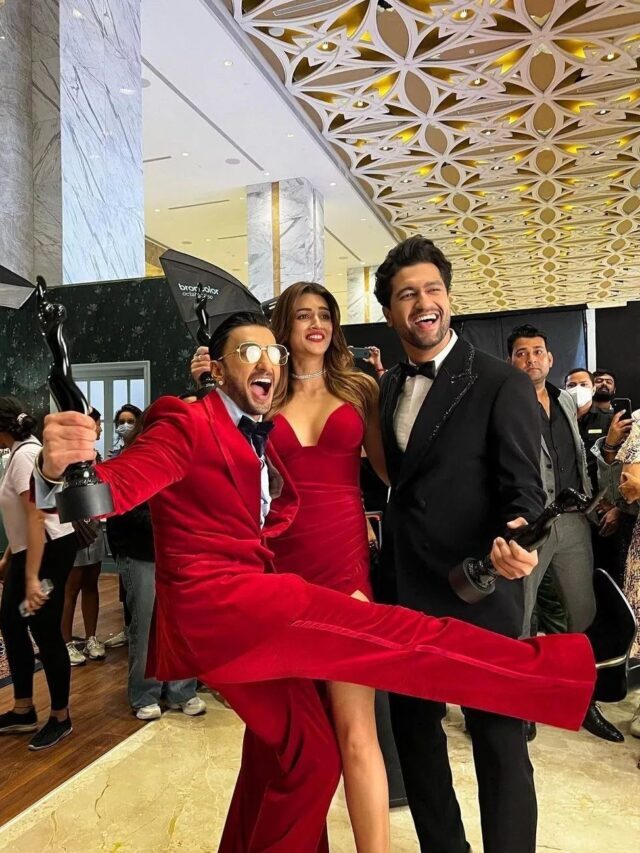 Filmfare Awards 2022 Winners! Ranveer Singh & Kriti Sanon Win Big!