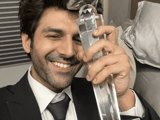 OTTPlay Awards 2022 Winners List! Kartik Wins Best Actor!
