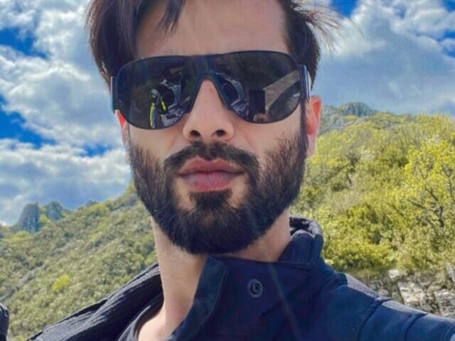 Nobody Can Beat The Selfie Game Of Shahid Kapoor! Check Photos!