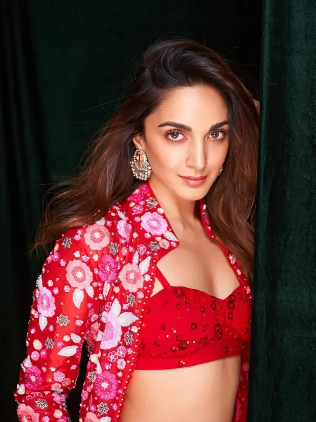 Kiara Advani’s Mesmerizing Red Sharara During Film Promotions!