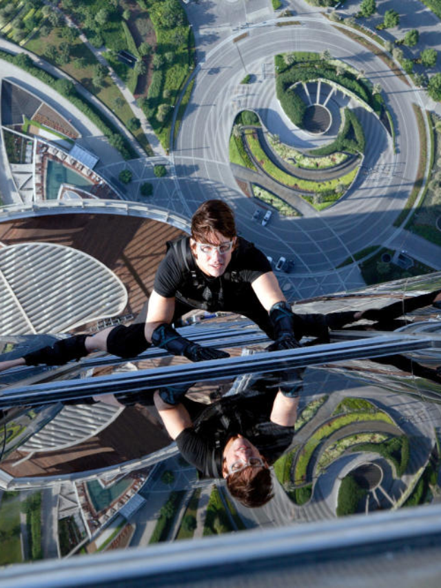 Tom Cruise’s Daredevil Stunts From Mission Impossible Franchise!