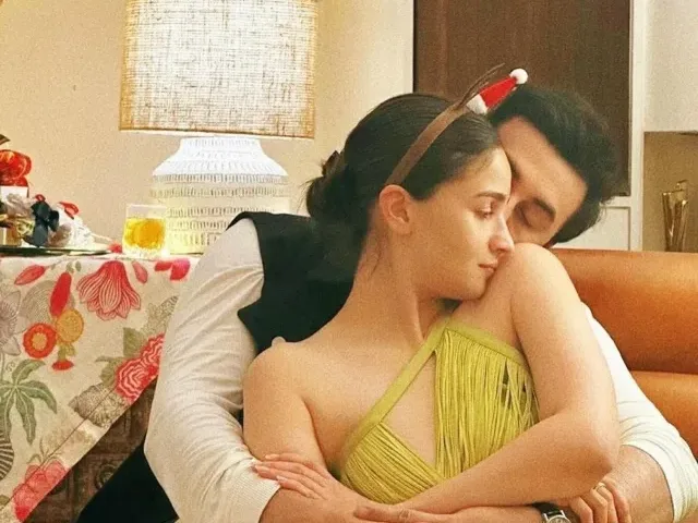 Ranbir Kapoor & Alia Bhatt’s Magical Christmas Extravaganza!