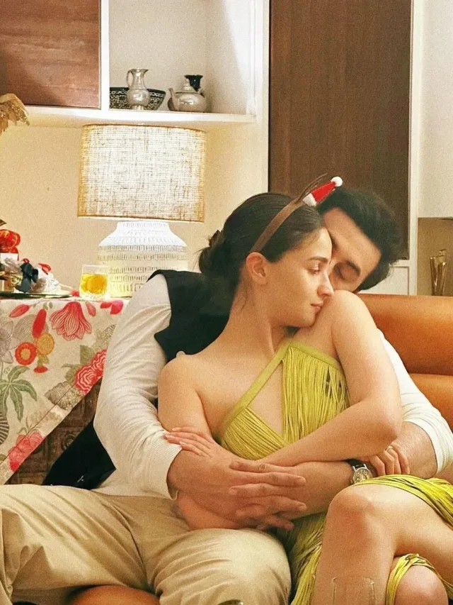 Ranbir Kapoor & Alia Bhatt’s Magical Christmas Extravaganza!