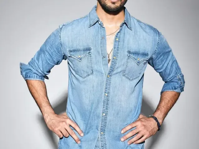 Sidharth Malhotra’s Denim Delight: A Masterclass in Timeless Style!