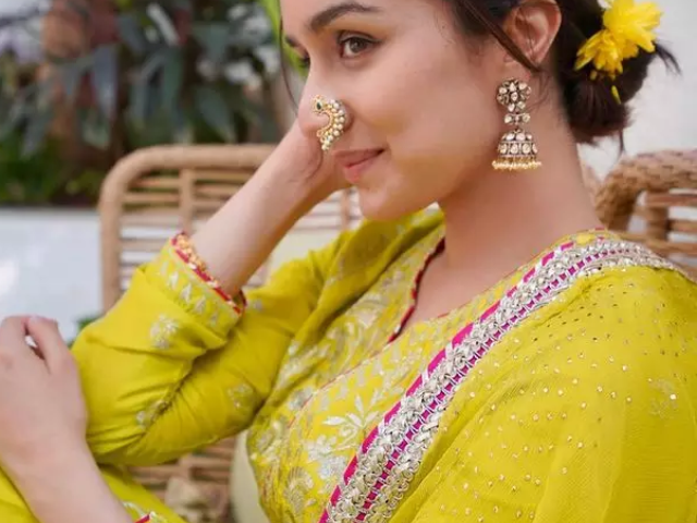 Shraddha Kapoor’s Stunning Marathi Style Lime Green Suit!