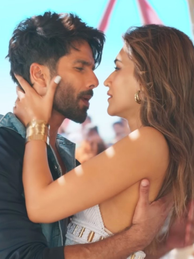 Shahid Kapoor And Kriti Sanon Mesmerize In ‘Akhiyaan Gulaab’