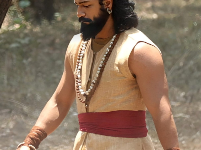 Chhava: Vicky Kaushal’s Stunning Look As Chhatrapati Sambhaji Maharaj!