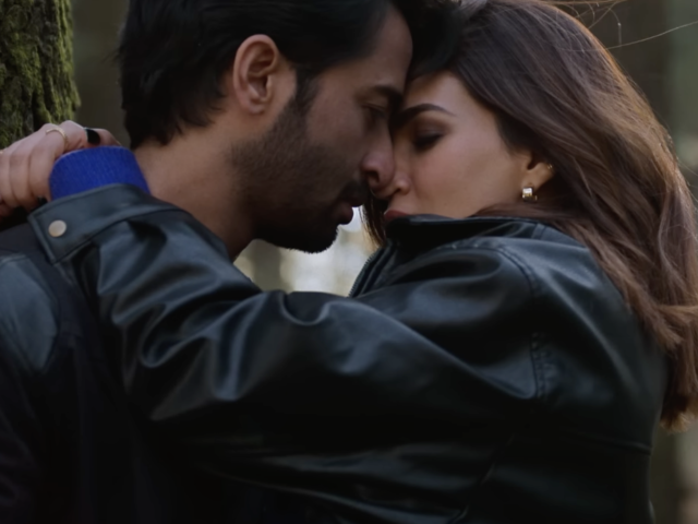 Kriti Sanon And Shaheer Sheikh’s Hot Chemistry In ‘Do Patti’ Wows Fans