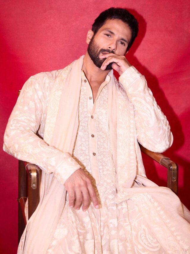 Shahid Kapoor Turns Heads In Anarkali At Manish Malhotra Diwali Party