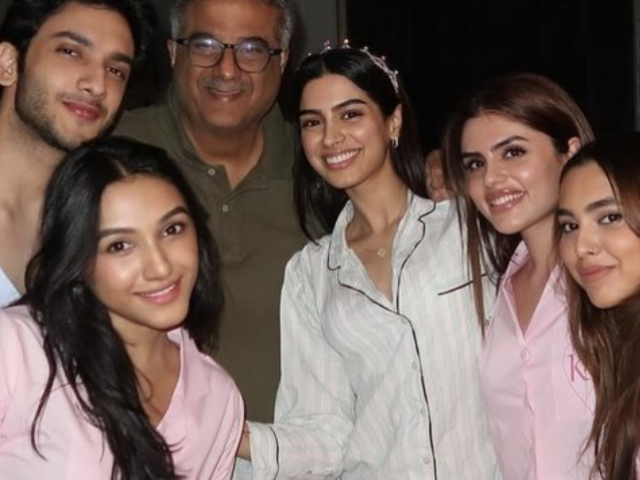 Khushi Kapoor Celebrates Her Birthday With Friends And Vedang Raina!