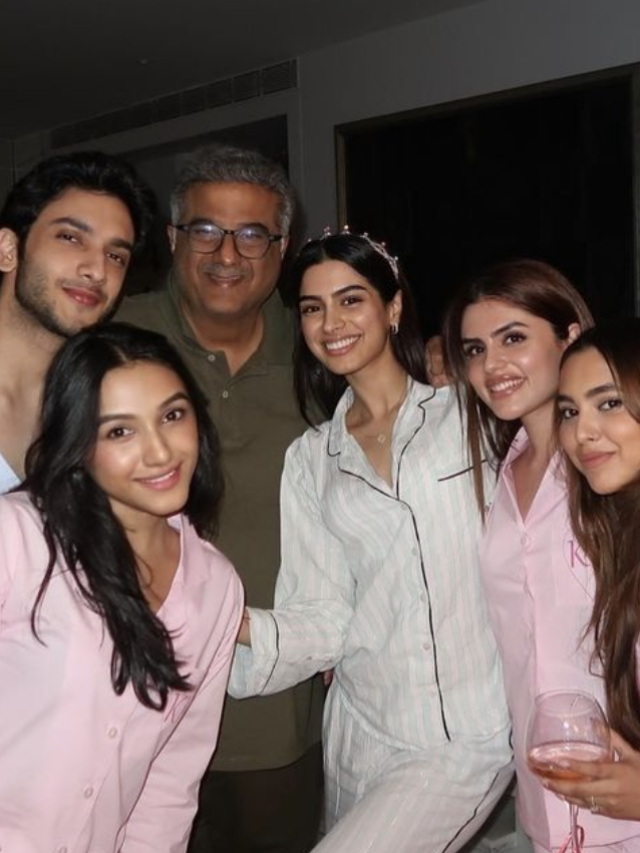 Khushi Kapoor Celebrates Her Birthday With Friends And Vedang Raina!