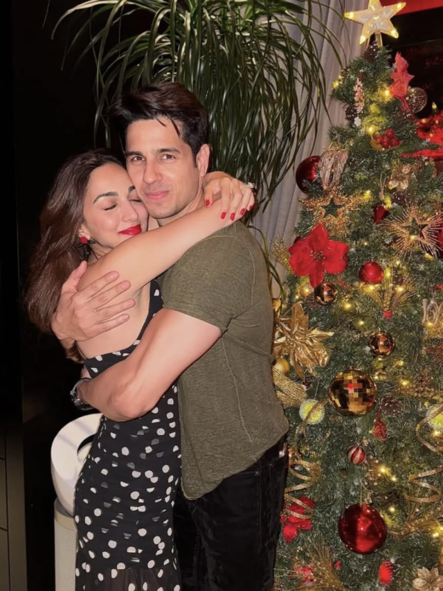 Christmas 2025: Bollywood Couples Share Heartwarming Festive Moments