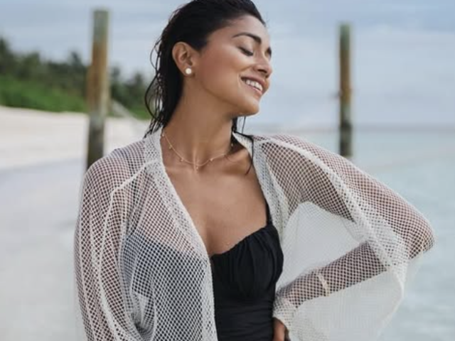 Shriya Saran’s Stylish Beach Photos Are A Summer Mood Board!