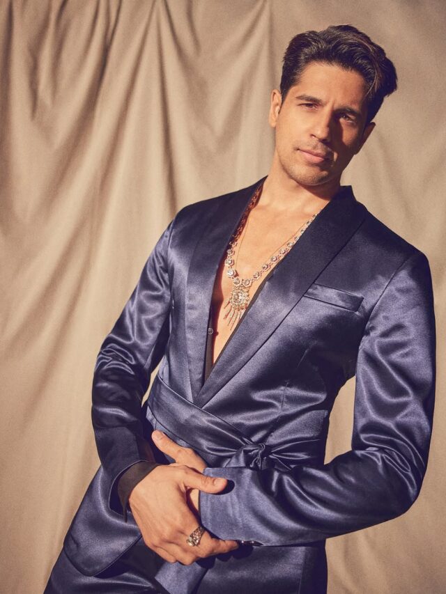 Sidharth Malhotra Stuns In Sleek Satin Blazer And Diamonds!