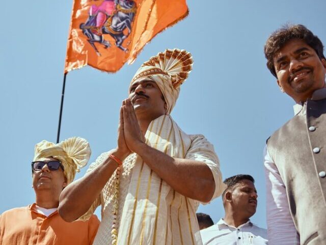 Vicky Kaushal Celebrates Shiv Jayanti At Raigad Fort With Chhaava Team