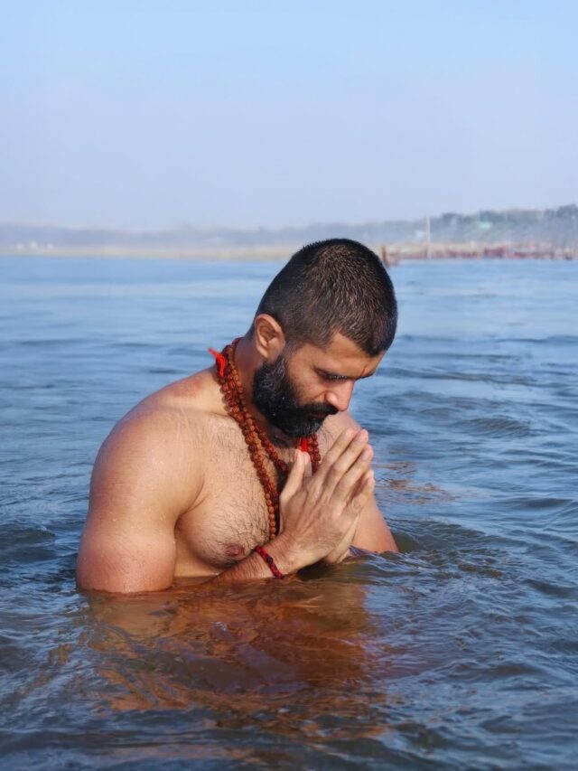 Vijay Deverakonda’s Spiritual Journey To Kumbh Mela!