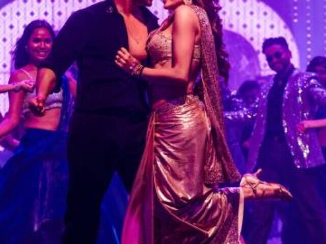 Sunny Sanskari Ki Tulsi Kumari Review: Varun Dhawan Steals The Show