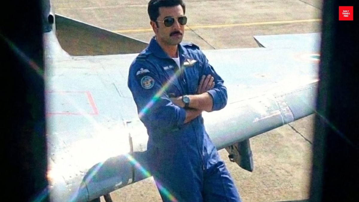 Ranbir Kapoor’s Pilot Look From Love & War Leaks