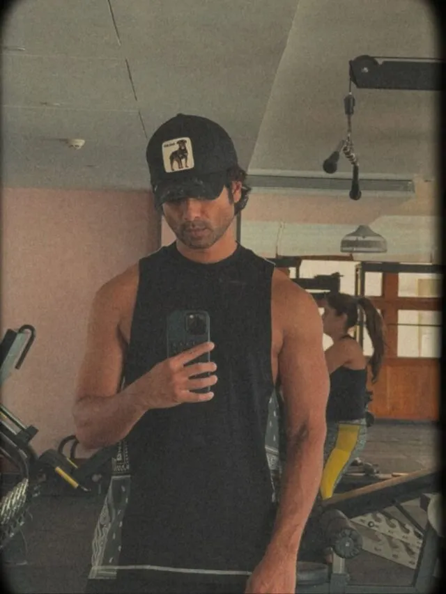 Shahid Kapoor’s Selfie Game: From Gym To Golden Hour